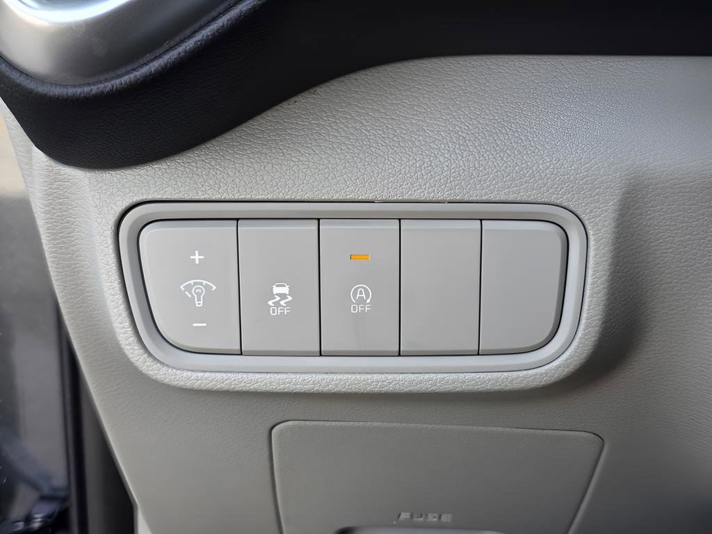 Used 2025 Kia Soul LX FWD image 23
