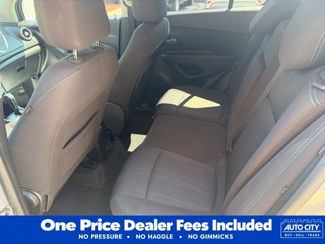 Used 2015 Chevrolet Trax LT w/ LT Sun and Sound Package FWD image 10