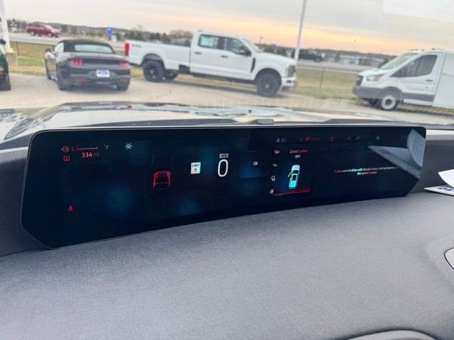 Used 2025 Ford Expedition Active image 18