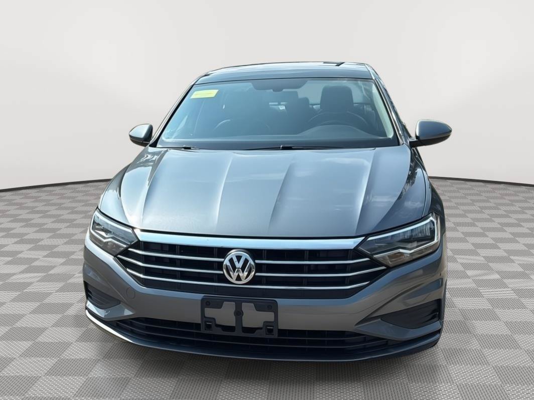 Used 2019 Volkswagen Jetta SE w/ Cold Weather Package FWD image 2