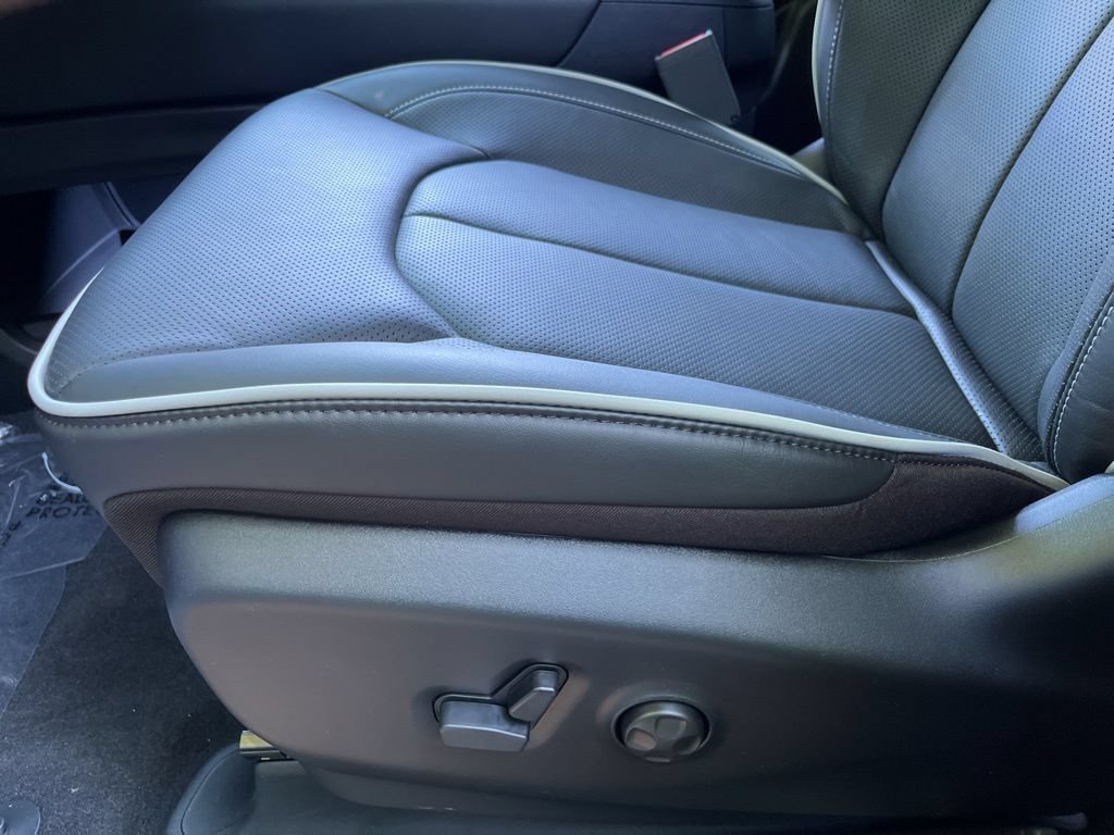 New 2027 Chrysler Pacifica Limited FWD image 26