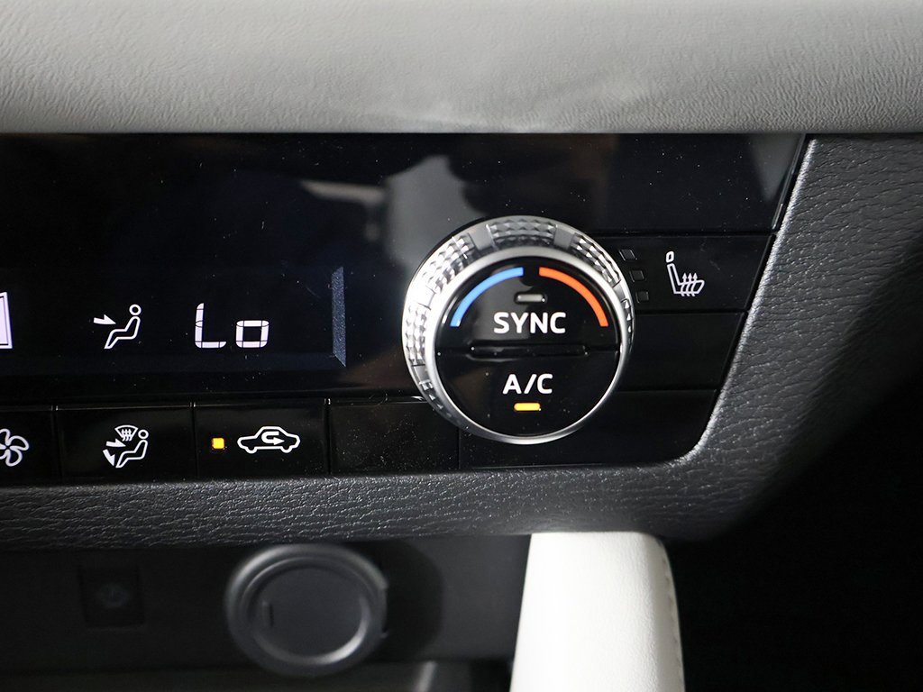 New 2025 Mitsubishi Outlander SE image 52