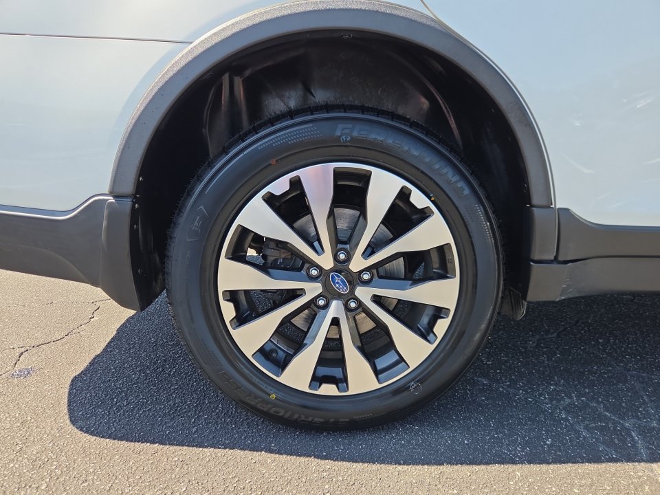 Used 2017 Subaru Outback 3.6R Limited AWD/4WD image 27
