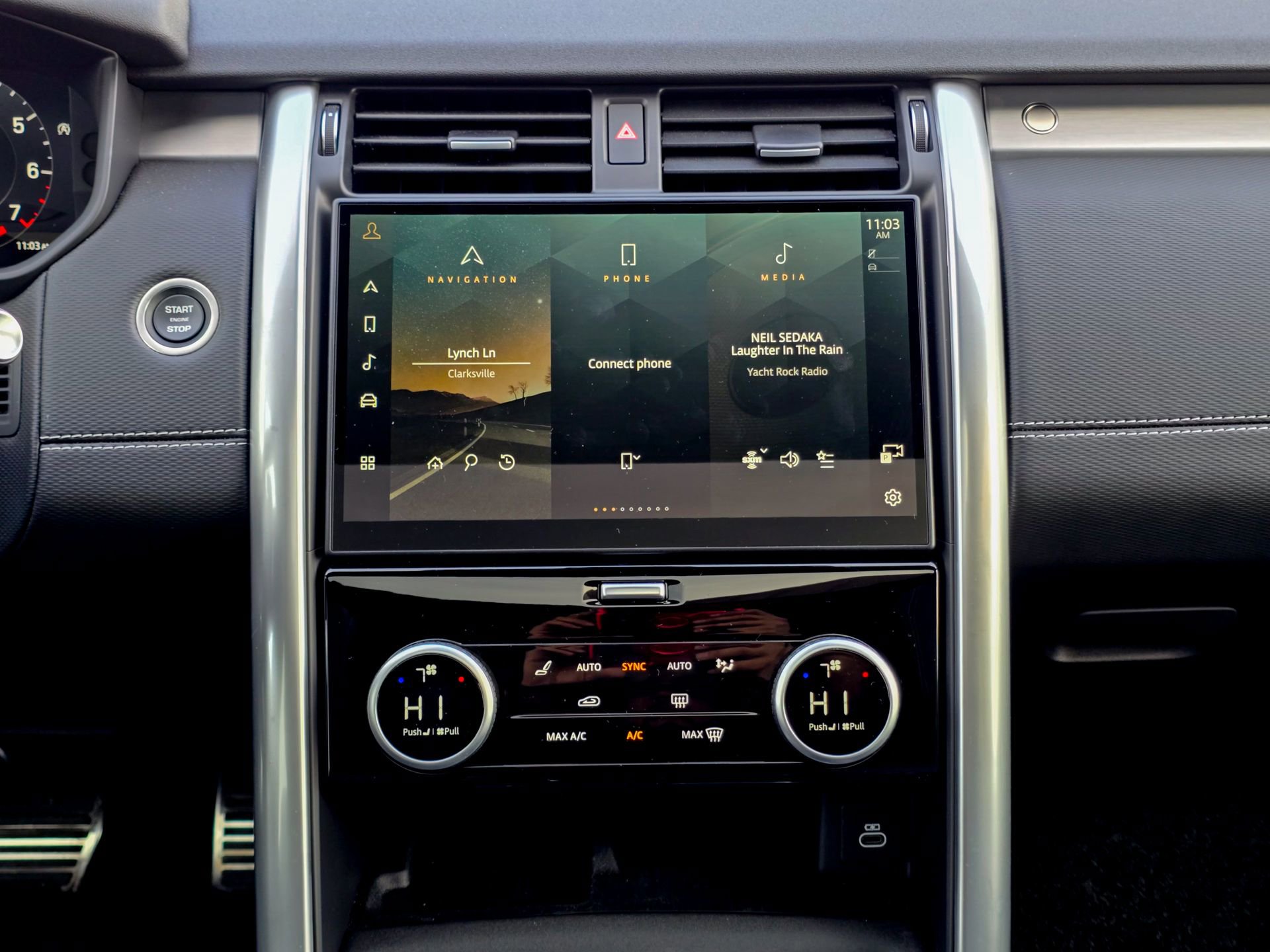 Used 2025 Land Rover Discovery Dynamic SE image 27