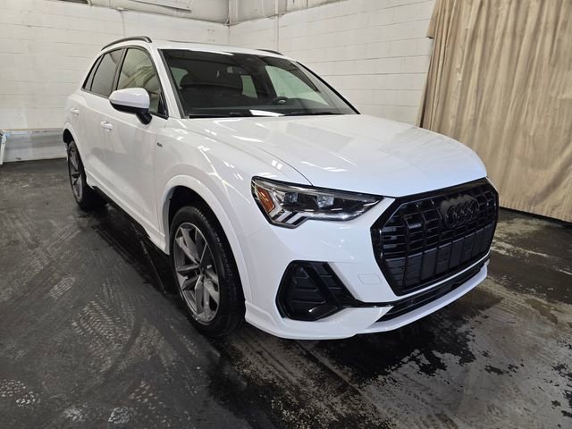 Certified 2025 Audi Q3 2.0T Premium w/ Convenience Package image 5