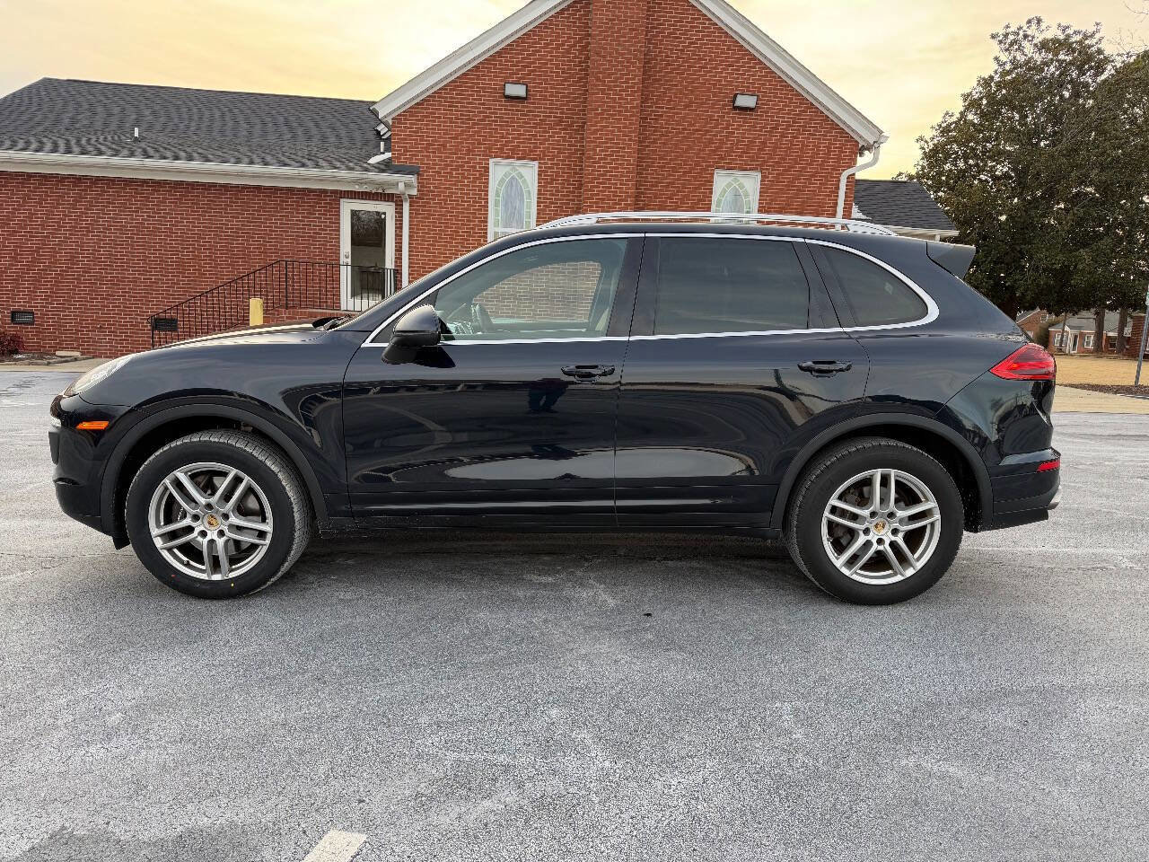 Used 2016 Porsche Cayenne Base AWD 4dr SUV image 8