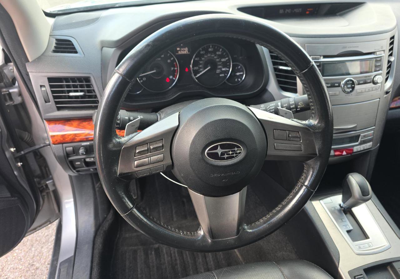 Used 2011 Subaru Outback 2.5i Limited w/ PWR Moonroof Pkg AWD/4WD image 13