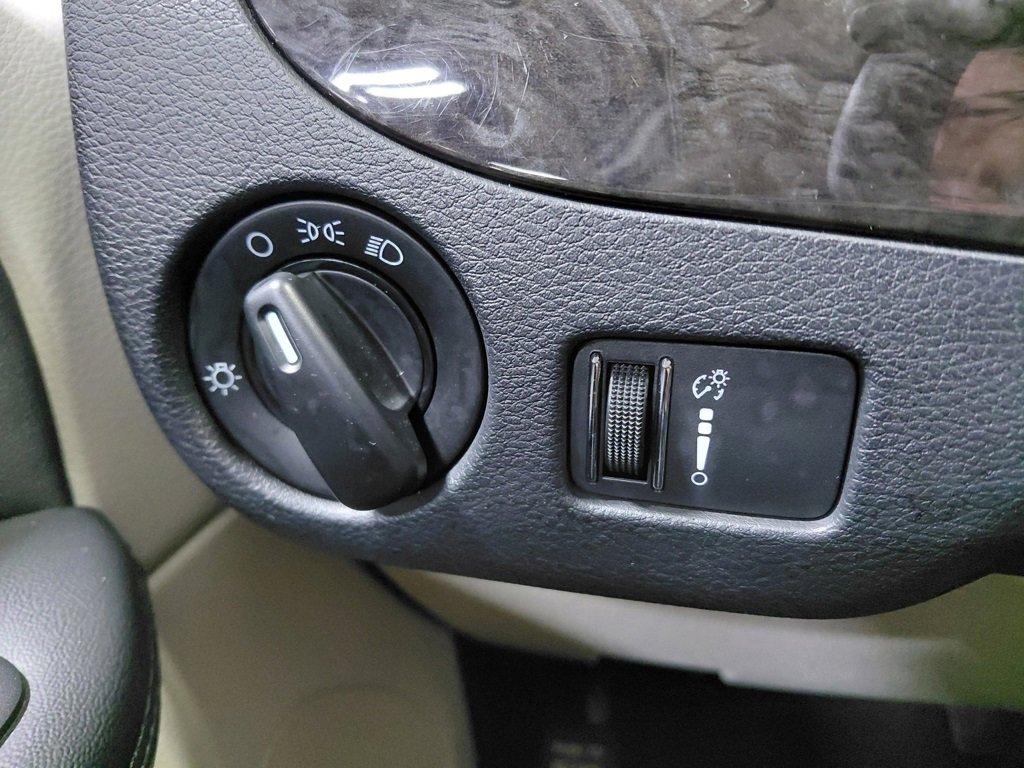 Certified 2020 Dodge Grand Caravan SE w/ UConnect Hands-Free Group image 30