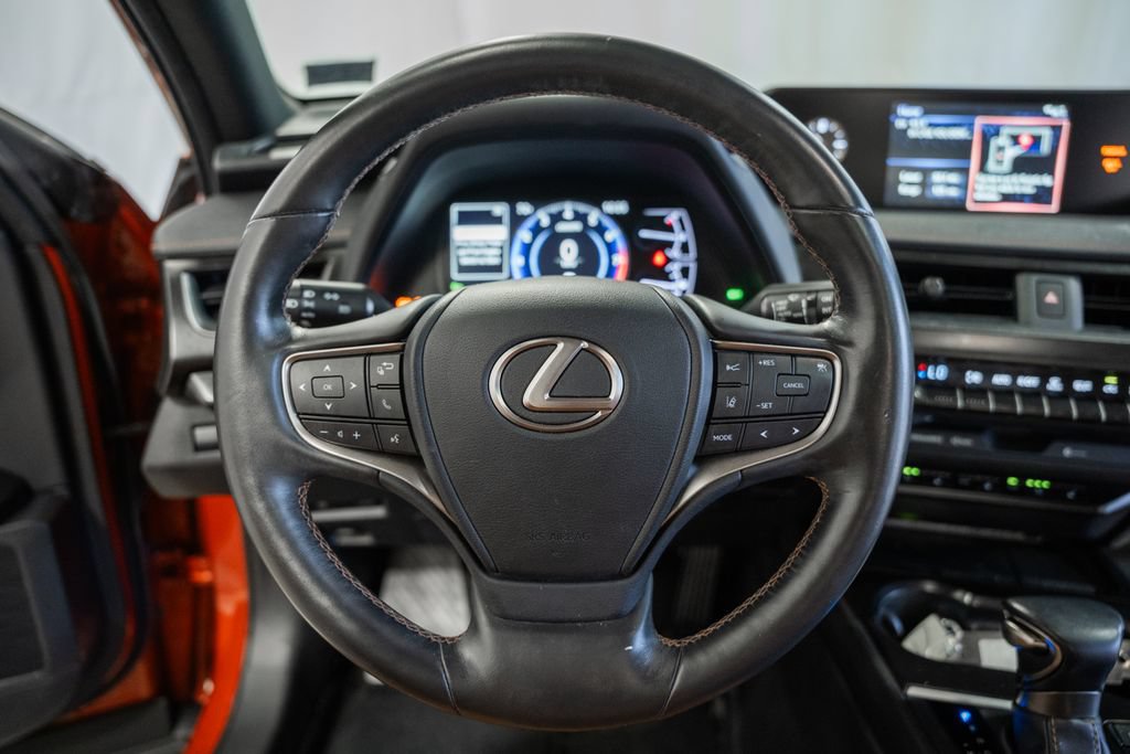Used 2019 Lexus UX 200 w/ Premium Package FWD image 30