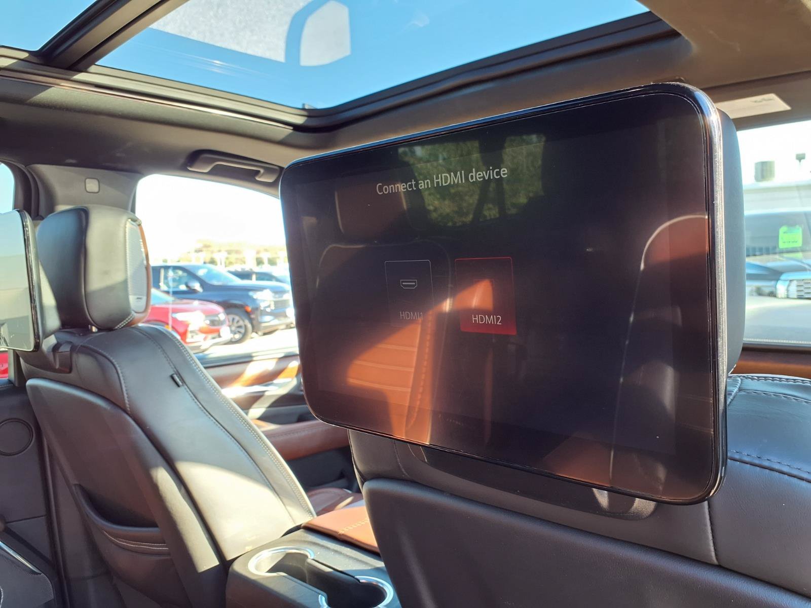Used 2023 GMC Yukon XL Denali Ultimate AWD/4WD image 31
