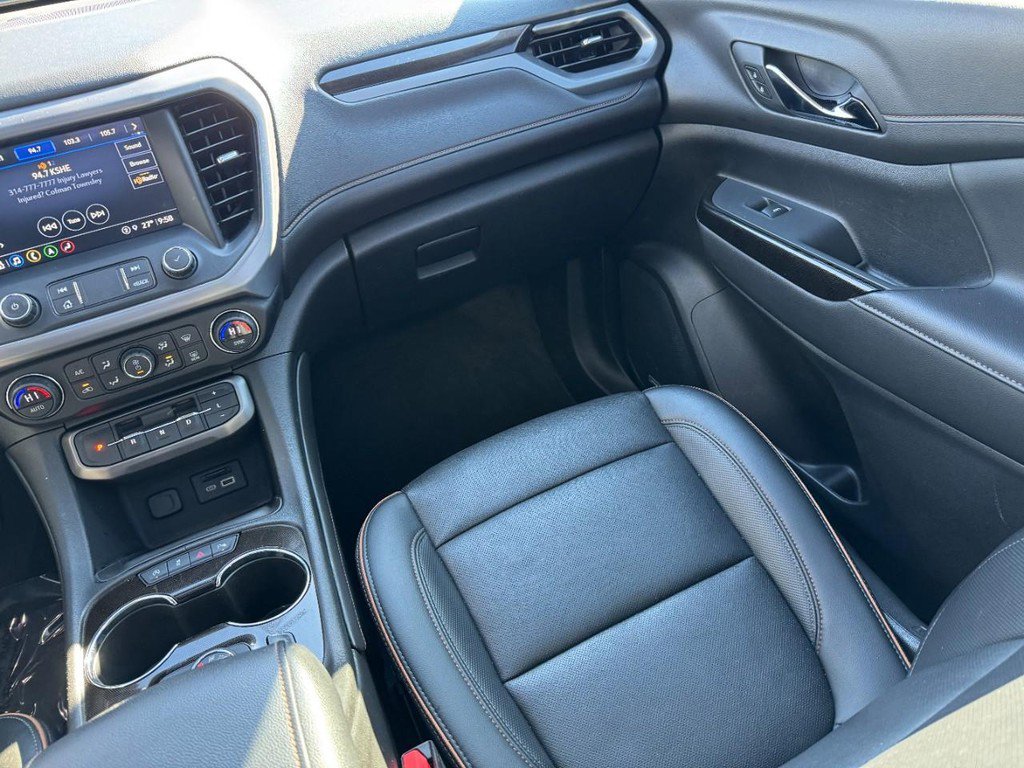 Used 2021 GMC Acadia AT4 w/ Technology Package image 15
