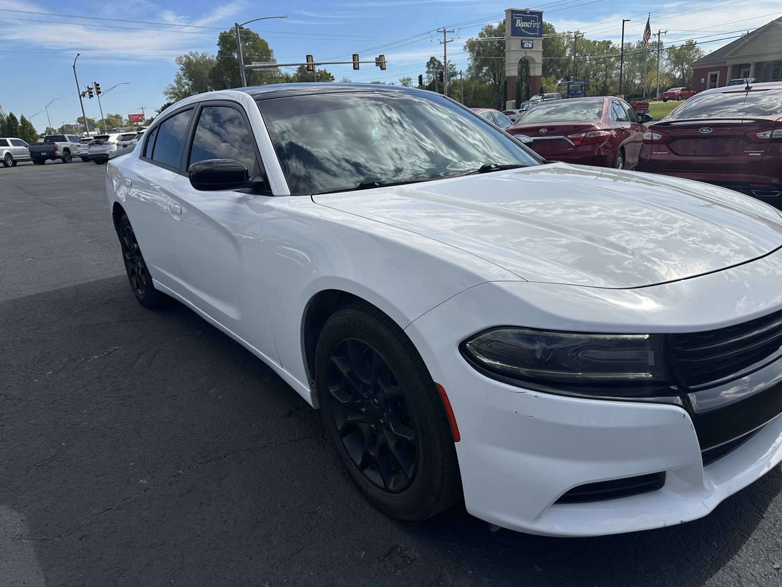 Used 2017 Dodge Charger SXT AWD/4WD image 2