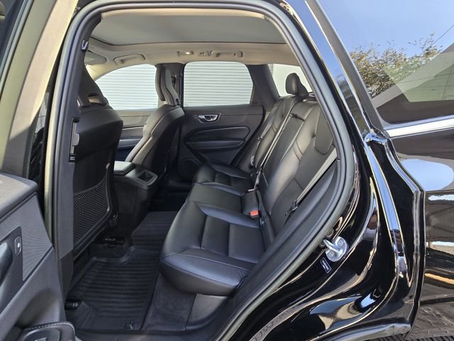 Certified 2023 Volvo XC60 B5 Core w/ Protection Package Premier image 14