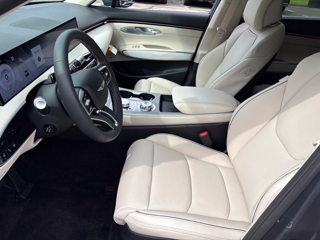 New 2027 Genesis GV70 2.5T Advanced AWD/4WD image 8