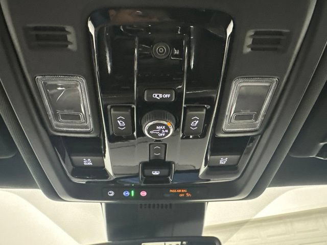 New 2026 Chevrolet Suburban Premier w/ Sun And Tow Package AWD/4WD image 23