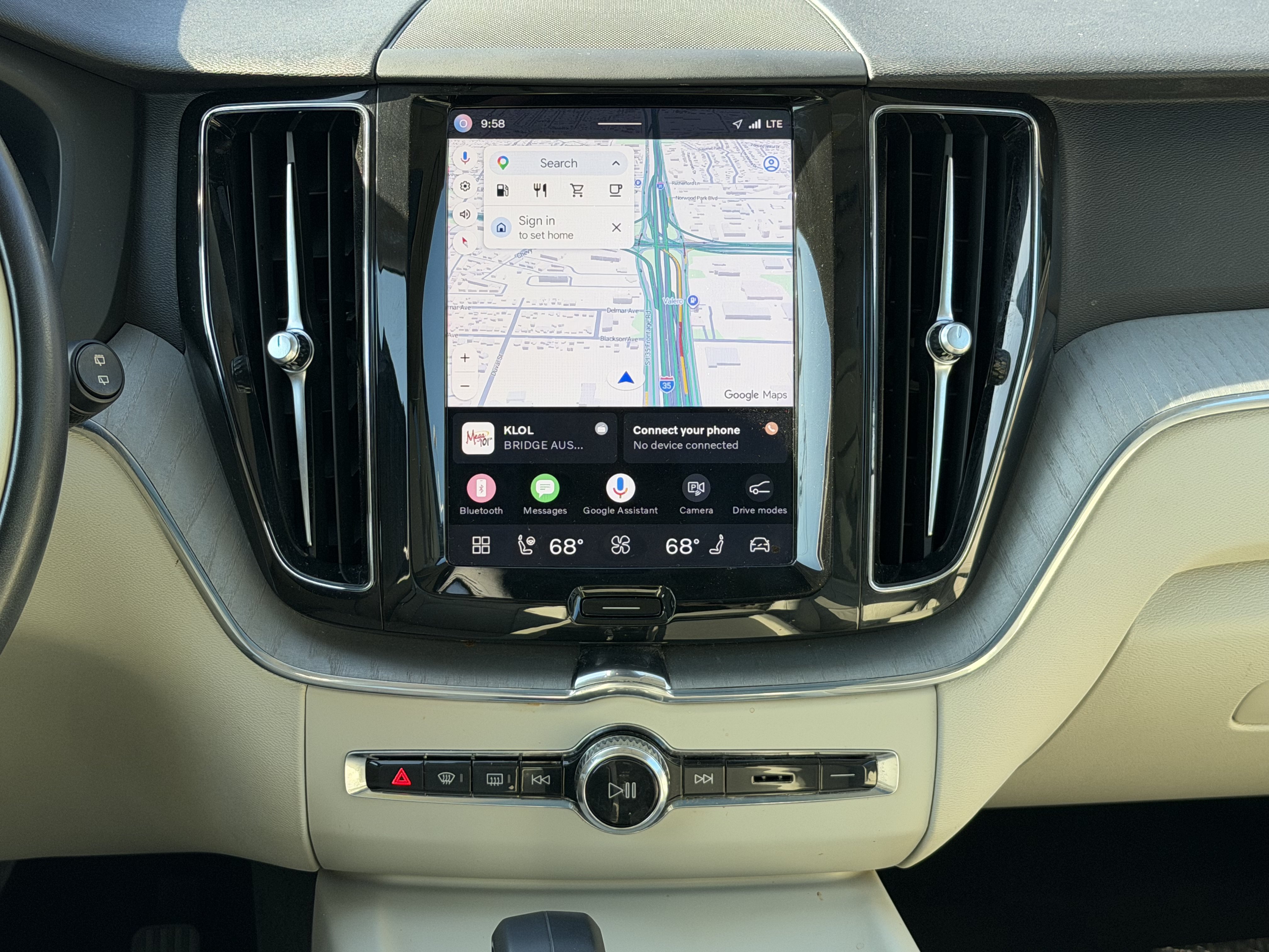 Certified 2024 Volvo XC60 B5 Plus w/ Protection Package Premier AWD/4WD image 15