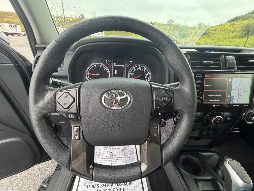 Used 2022 Toyota 4Runner TRD Off-Road Premium w/ Moonroof Package AWD/4WD image 35