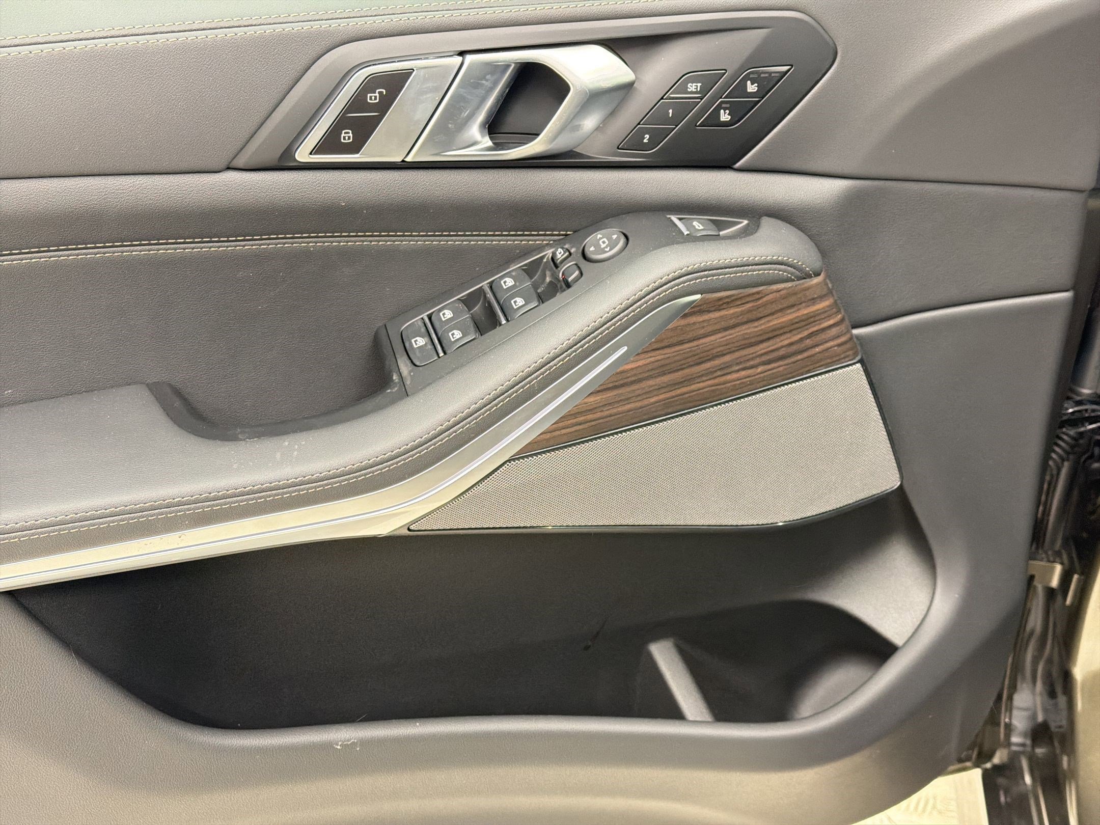 New 2026 BMW X5 xDrive40i w/ M Sport Package AWD/4WD image 13