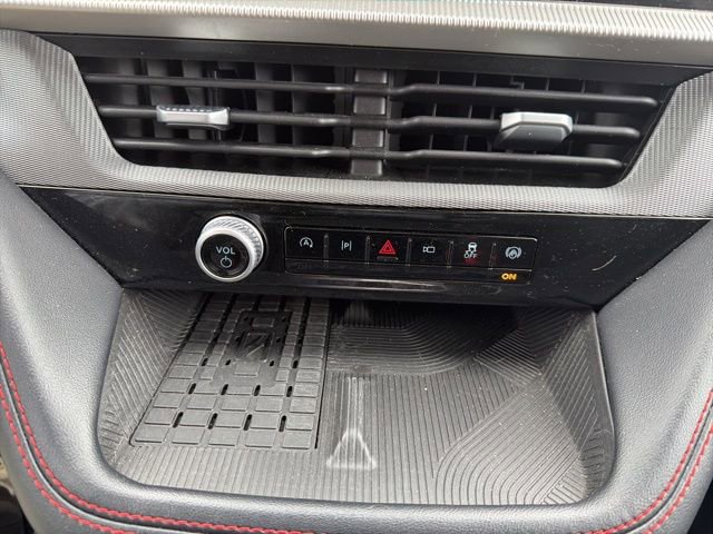 Used 2025 Ford Explorer ST image 31