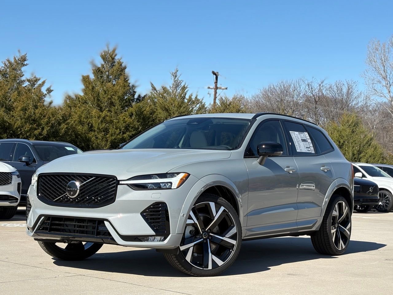 New 2026 Volvo XC60 B5 Ultra w/ Protection Package Premier image 2