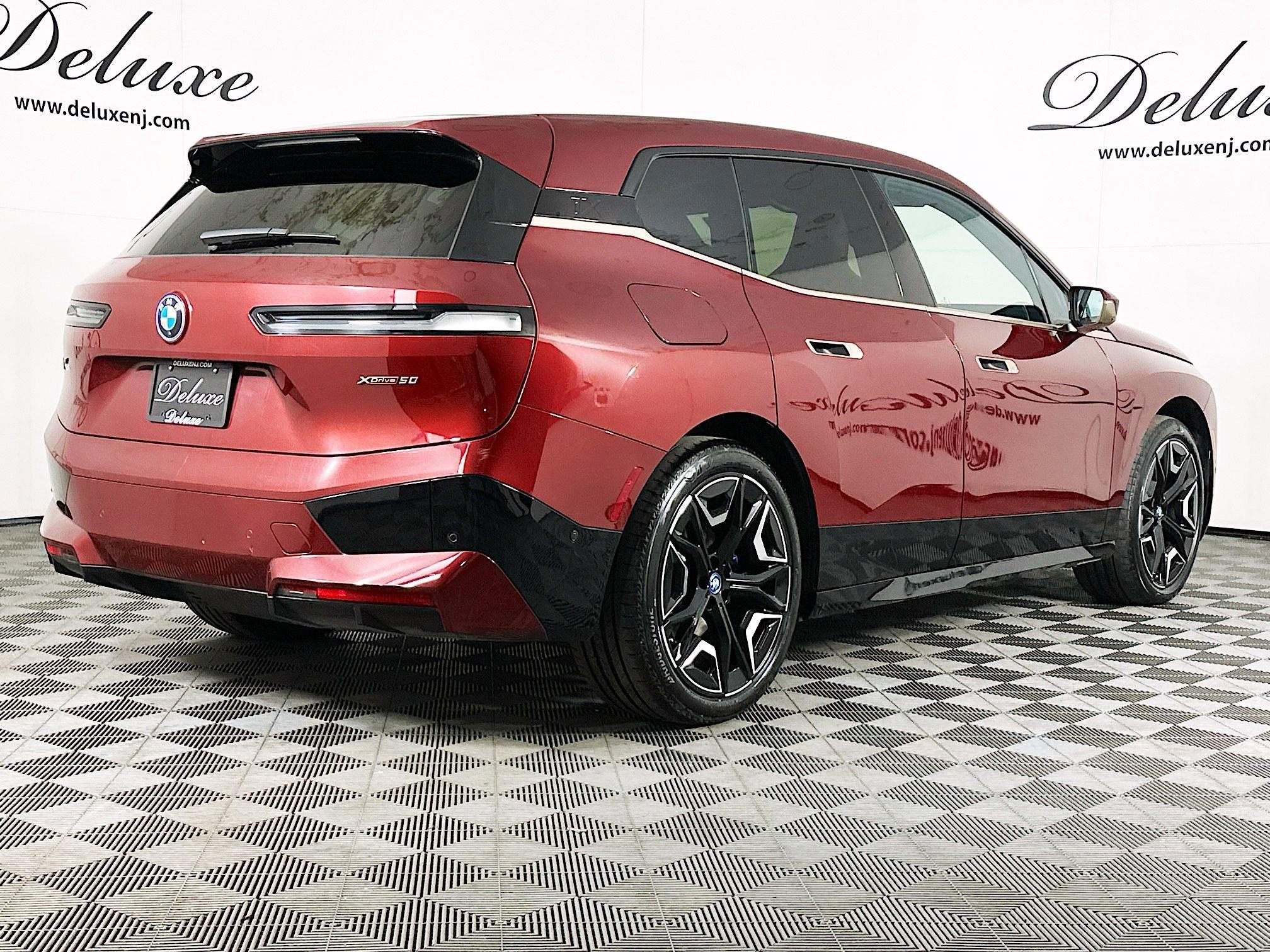 Used 2023 BMW iX xDrive50 w/ Ultimate Package 2 image 6