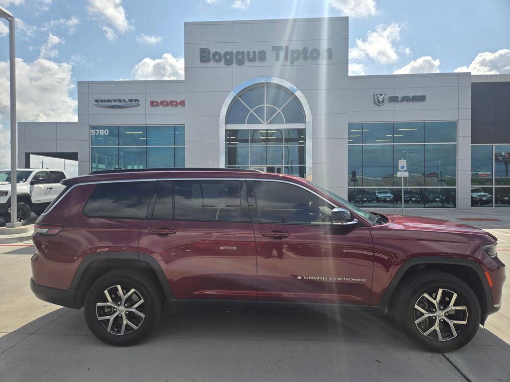 Used 2024 Jeep Grand Cherokee L Limited RWD image 2