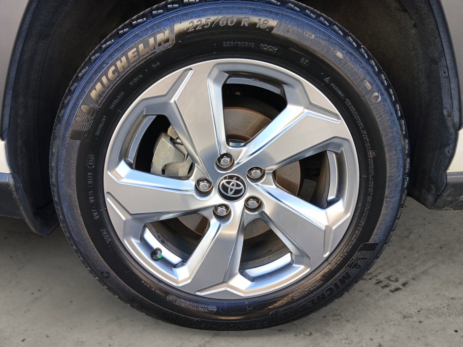 Used 2021 Toyota RAV4 Limited image 14