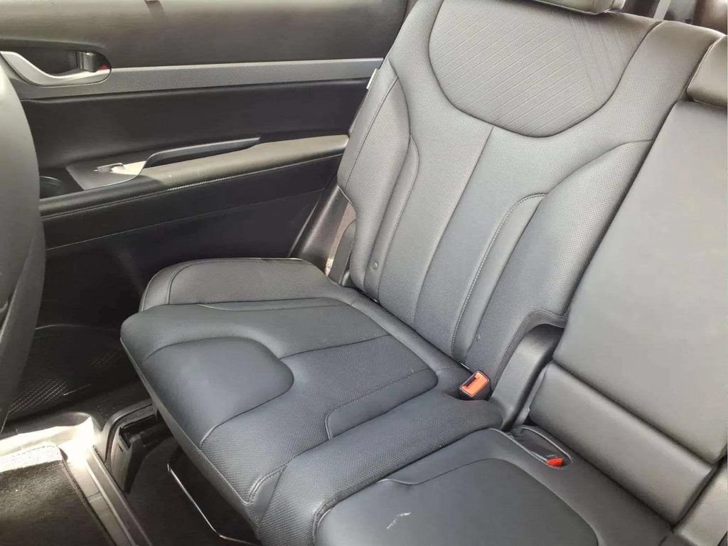 Used 2024 Hyundai Palisade SEL FWD image 15