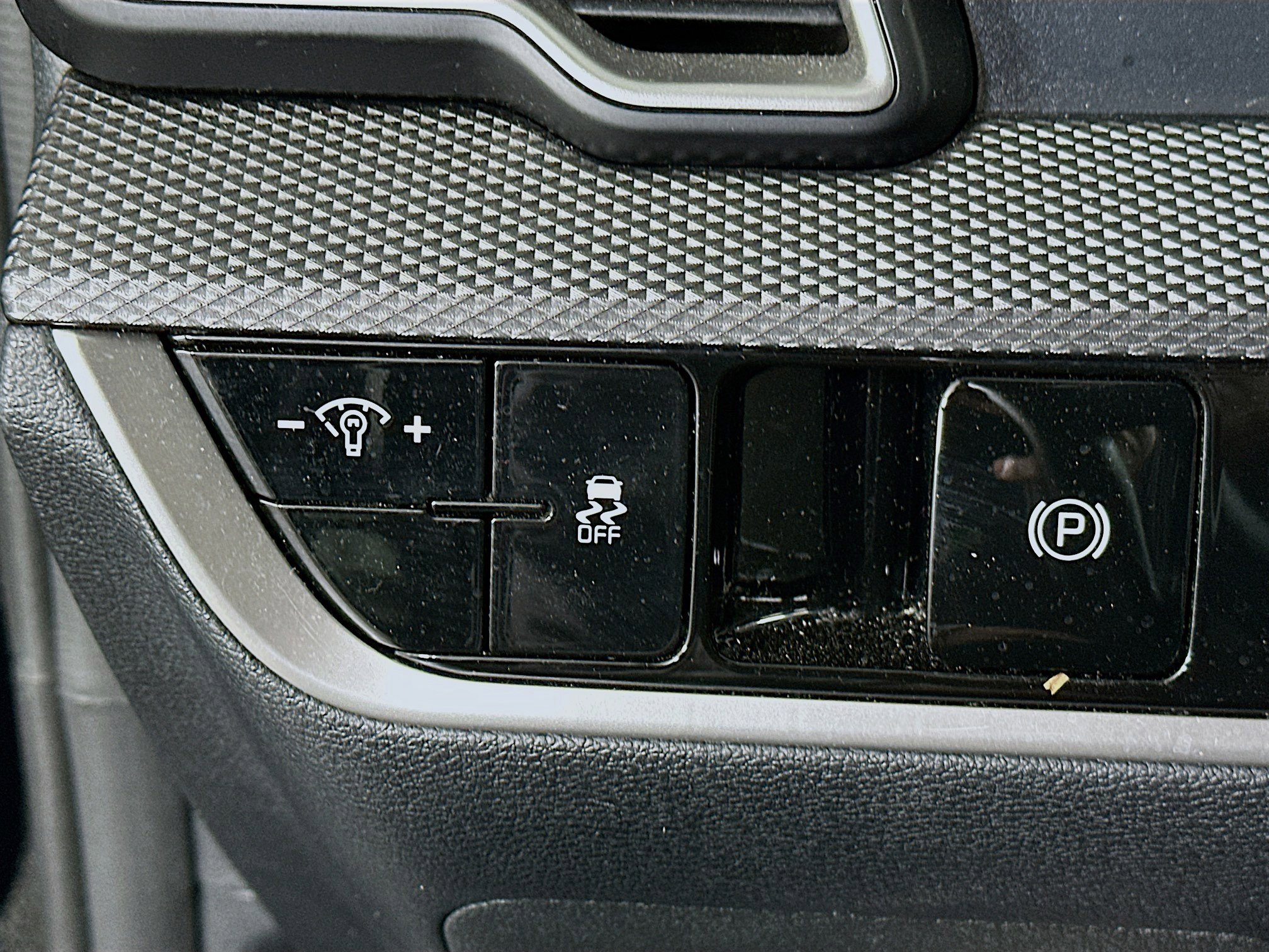 Used 2025 Kia Sportage LX image 17