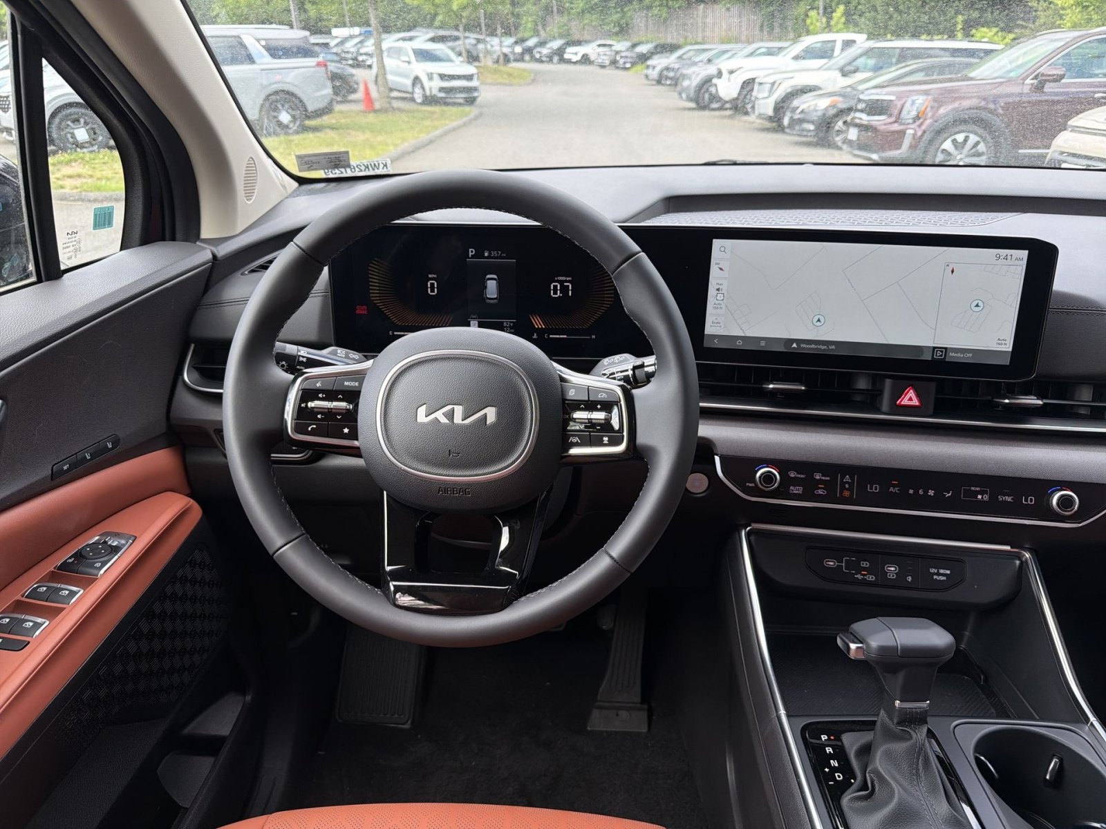 New 2026 Kia Carnival EX FWD image 27