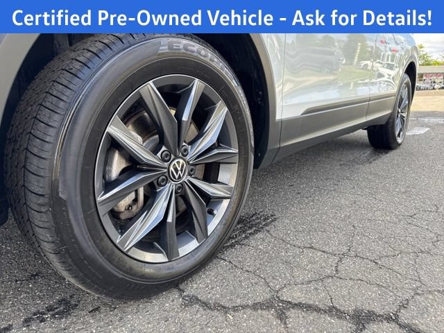 Certified 2023 Volkswagen Tiguan SE w/ Panoramic Sunroof Package AWD/4WD image 7