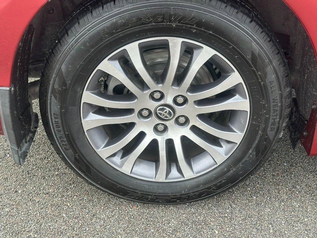 Used 2018 Toyota Sienna XLE Premium image 7