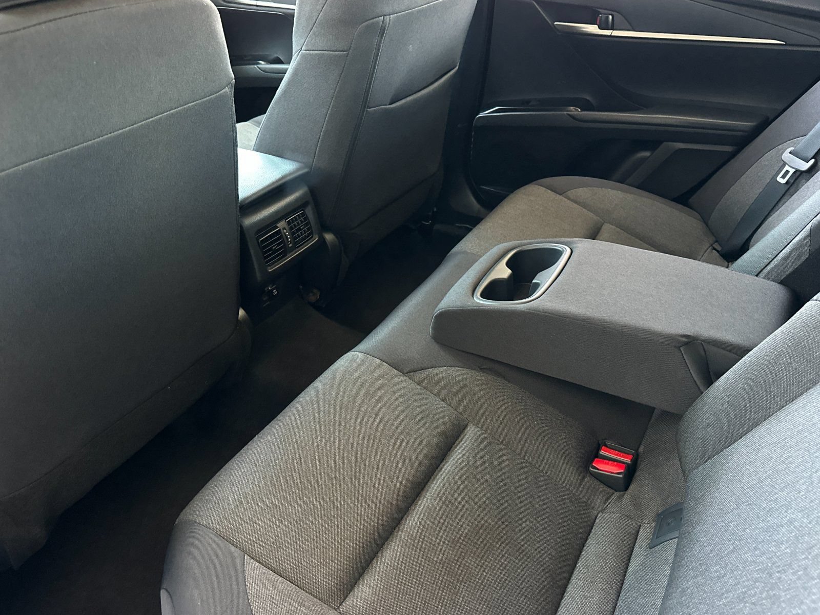 Used 2025 Toyota Camry LE FWD image 11