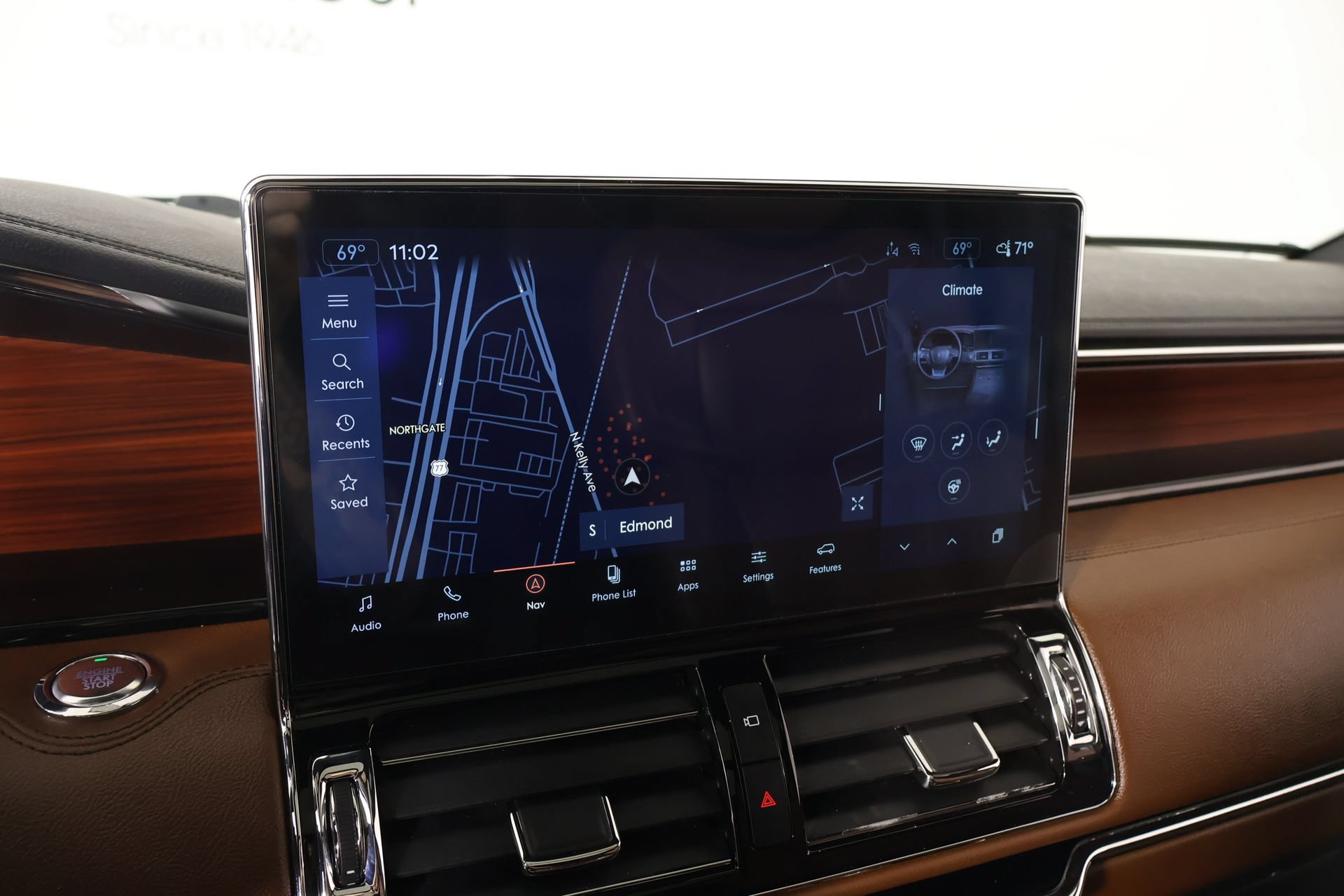 Used 2023 Lincoln Navigator Reserve AWD/4WD image 7