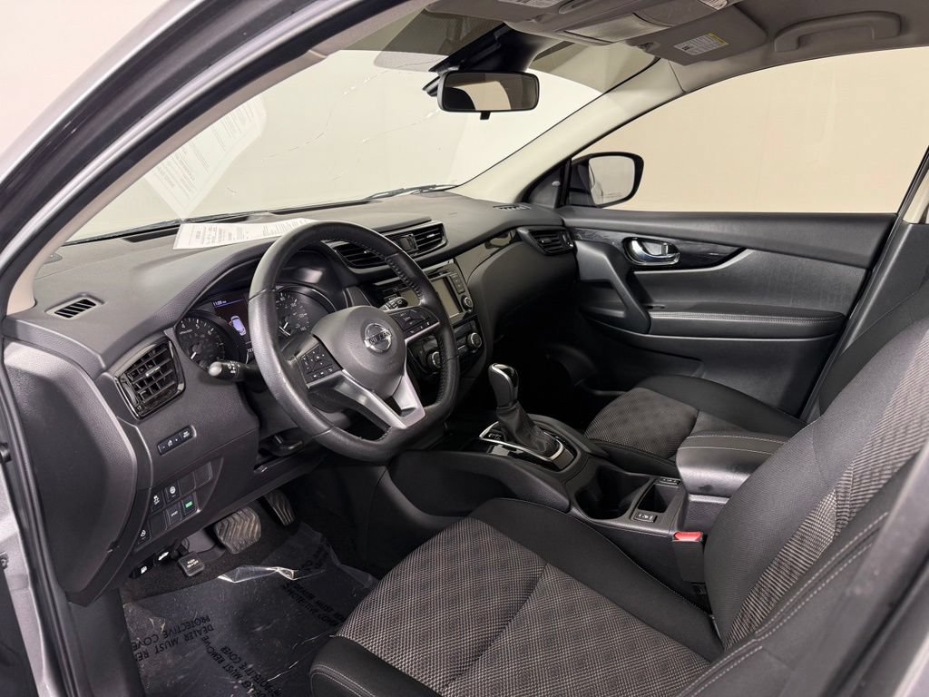 Used 2021 Nissan Rogue Sport SV FWD image 4