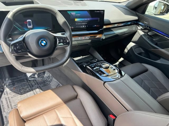Used 2024 BMW i5 eDrive40i w/ Premium Package RWD image 18