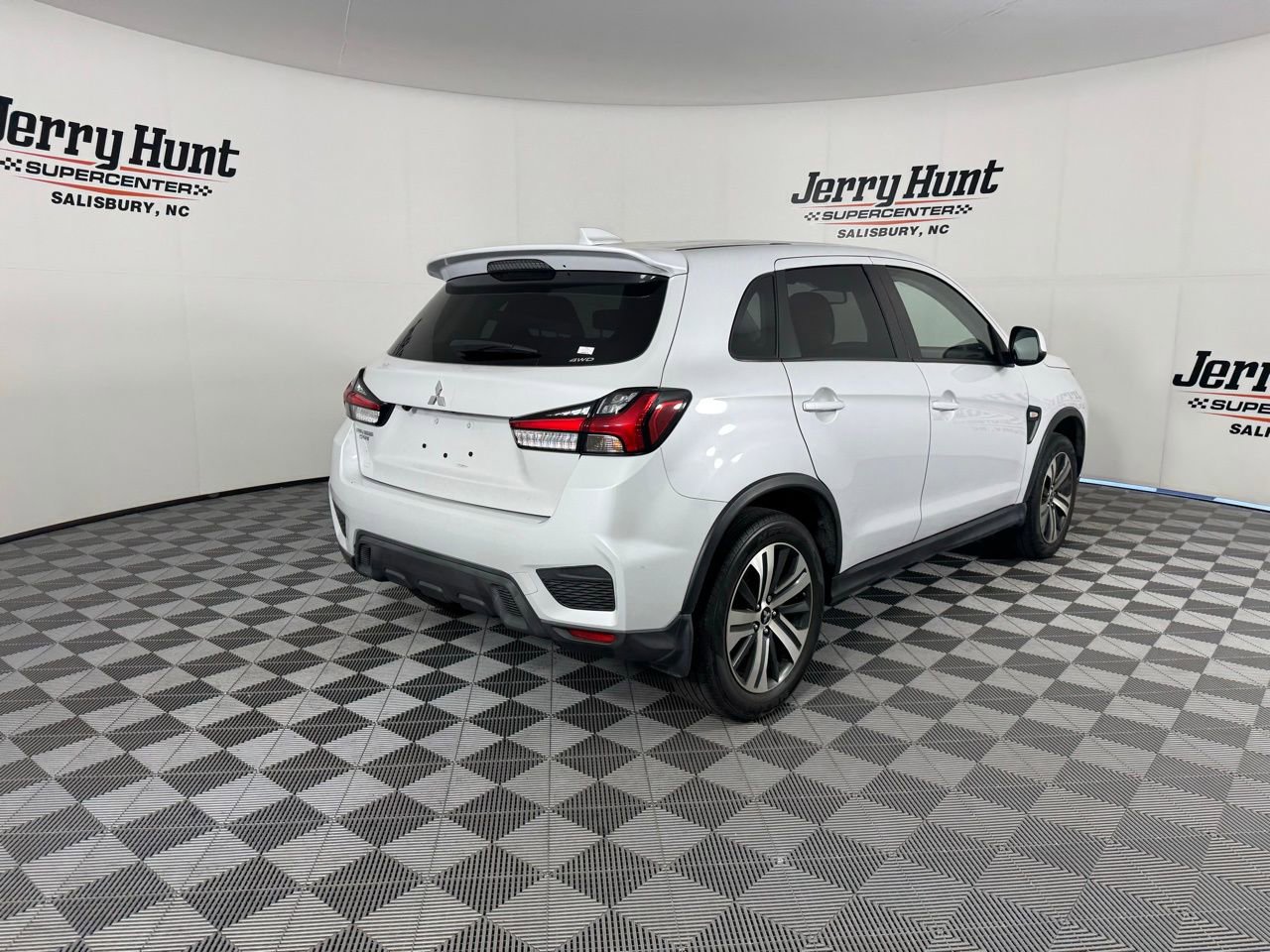 Used 2023 Mitsubishi Outlander Sport ES AWD/4WD image 10