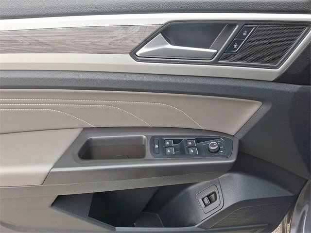 Used 2022 Volkswagen Atlas Cross Sport SE image 12