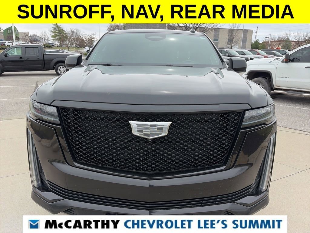 Used 2023 Cadillac Escalade ESV Sport w/ LPO, ONYX Package image 3