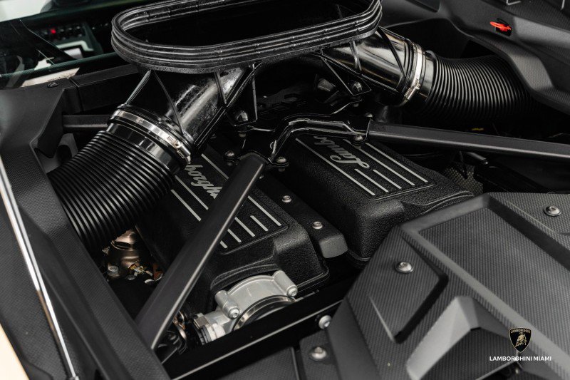 Used 2024 Lamborghini Huracan Sterrato image 26