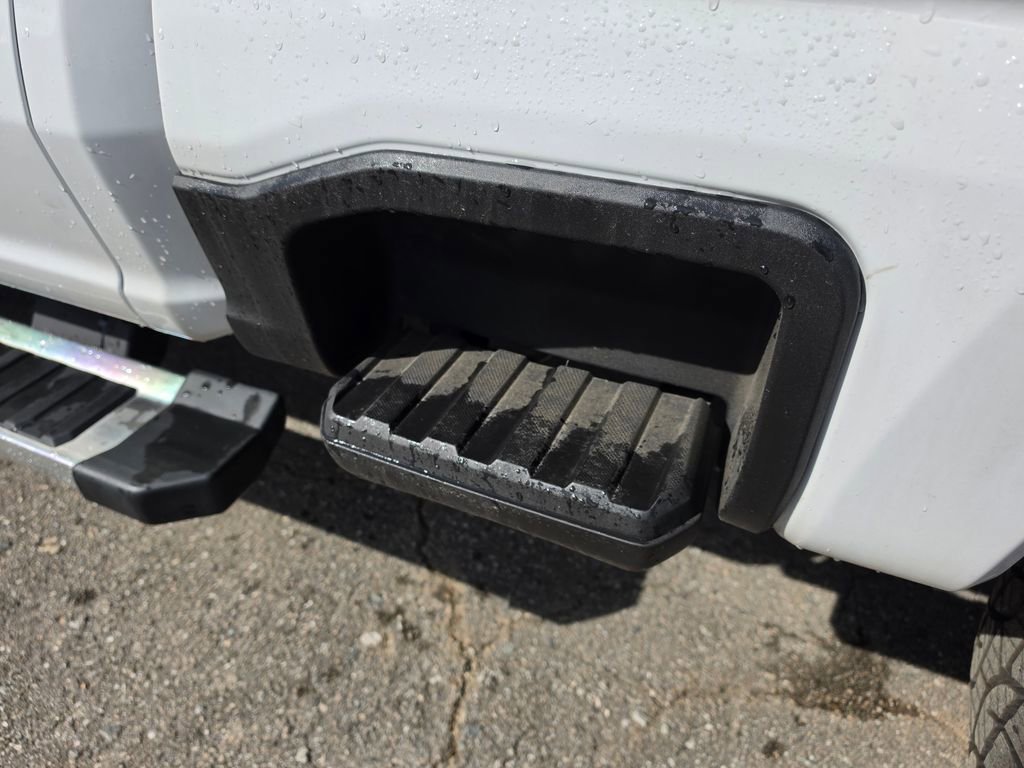 Used 2025 Ford F250 Lariat w/ Chrome Package image 32