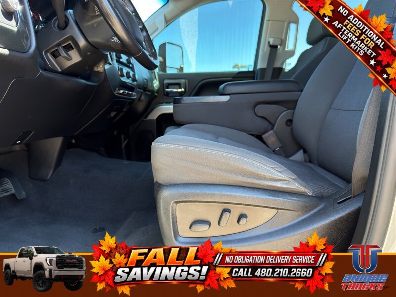 Used 2019 Chevrolet Silverado 2500 LT AWD/4WD image 18