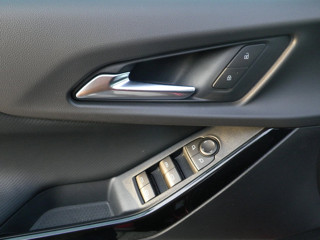 New 2026 Chevrolet Equinox LT w/ Convenience Package II image 12