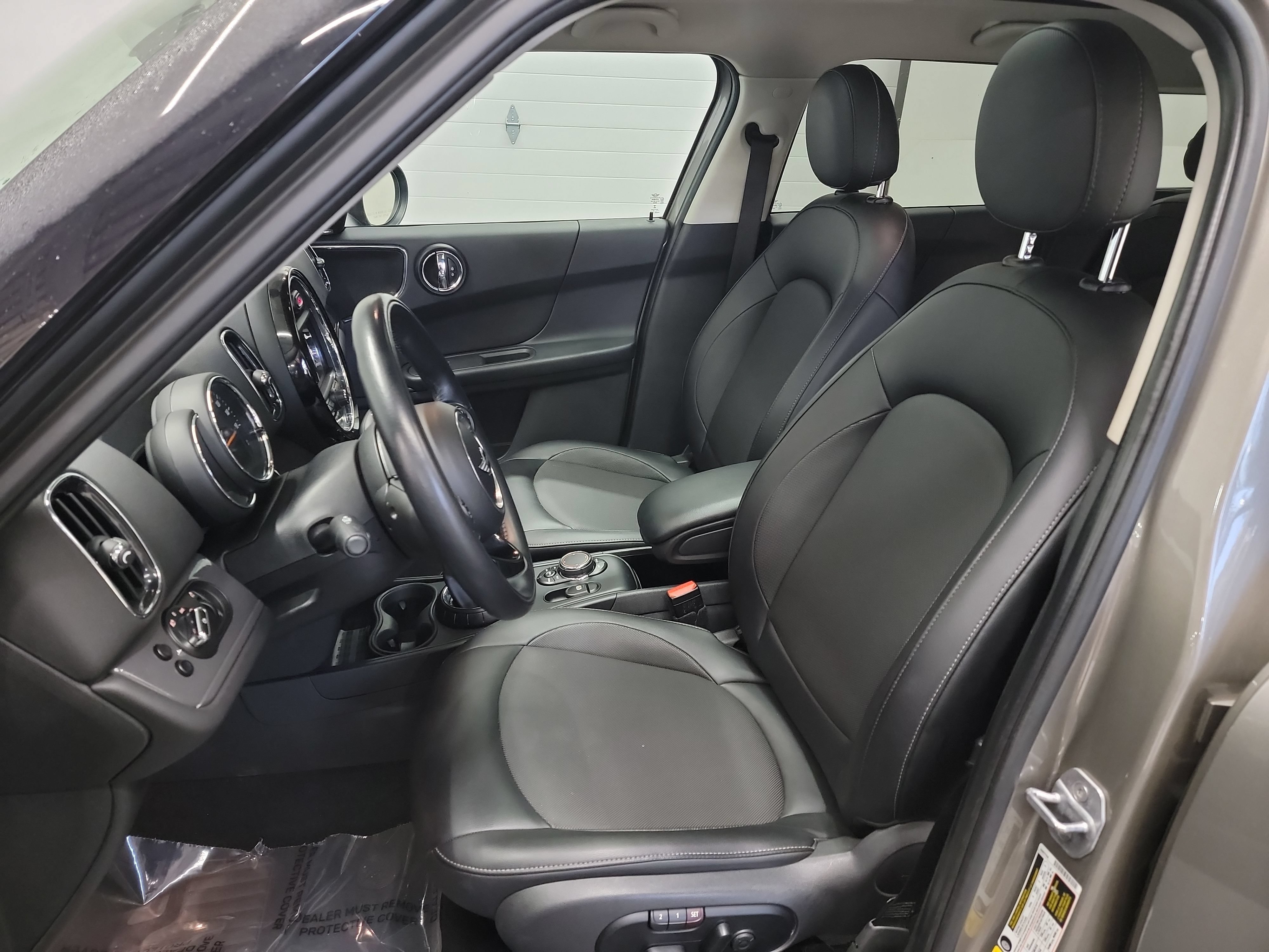 Used 2017 MINI Cooper Countryman FWD image 12