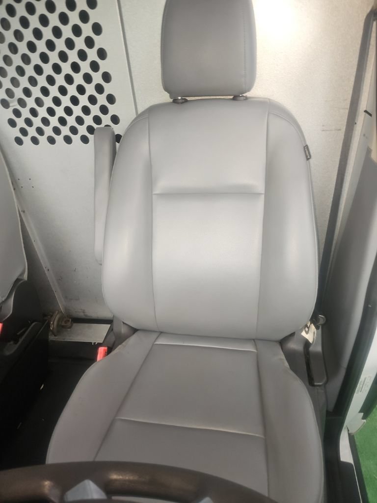 Used 2018 Ford Transit 250 130 Low Roof RWD image 11