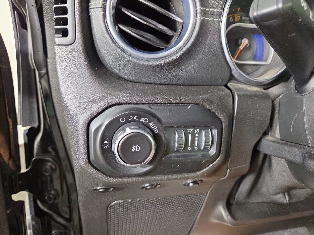 Used 2019 Jeep Wrangler Unlimited Sahara w/ Quick Order Package 24M Moab AWD/4WD image 29