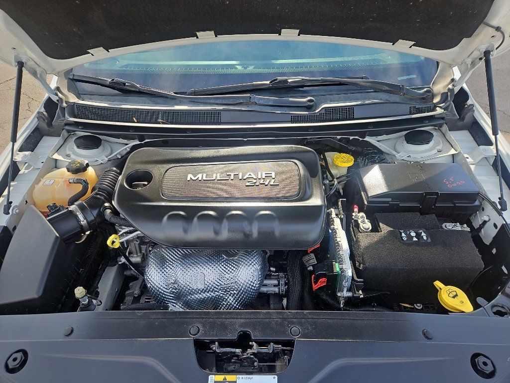 Used 2016 Chrysler 200 Limited image 16