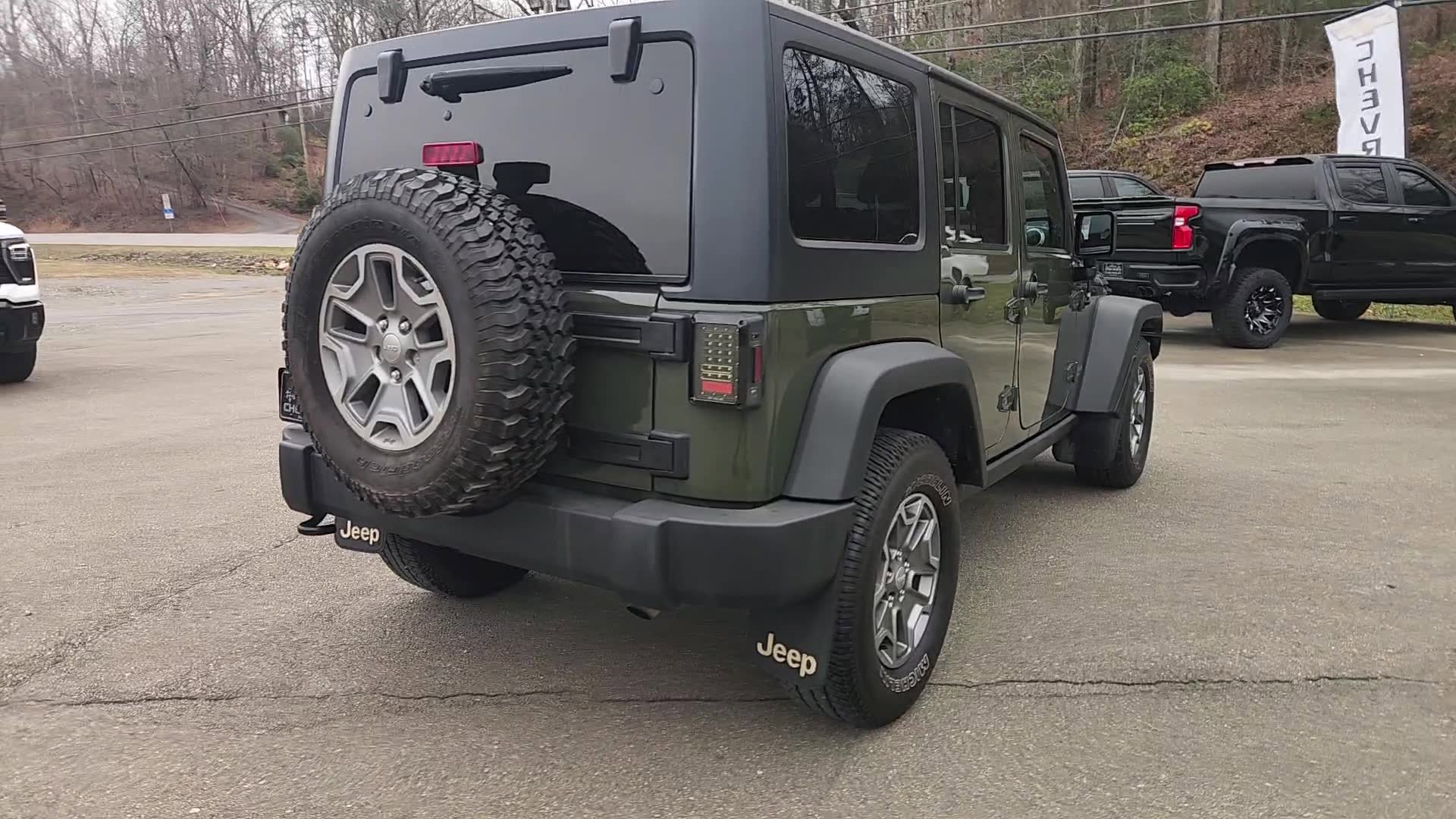 Used 2015 Jeep Wrangler Unlimited Rubicon w/ Connectivity Group image 14