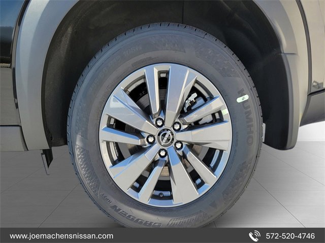 New 2025 Nissan Pathfinder SV w/ Black Appearance Package image 9