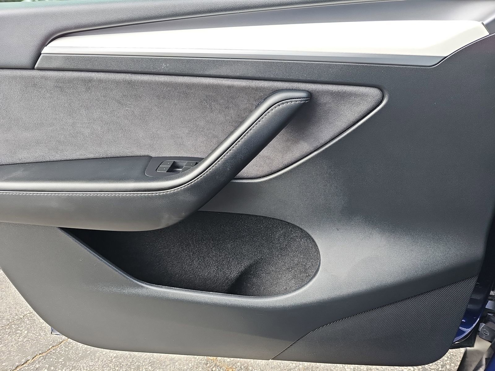 Used 2023 Tesla Model Y Long Range AWD/4WD image 32